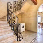 Ta Guljetta Sleeps 8 With Pool Marsalforn