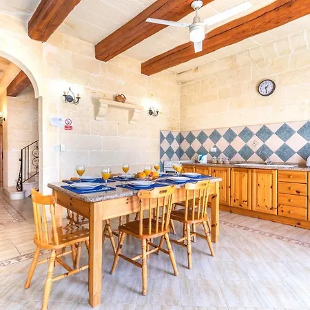 Villa Ta Guljetta Sleeps 8 With Pool *