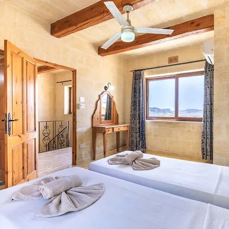 Villa Ta Guljetta 4 Bedroom With Private Pool